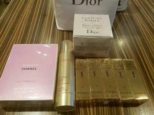 低于机场价代售ysl dior等大牌化妆品 口红粉底