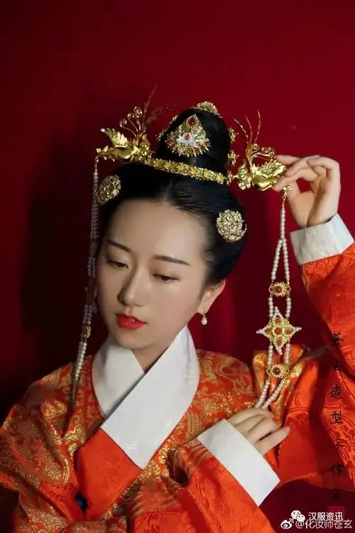 分享:明制汉服婚礼新娘试妆