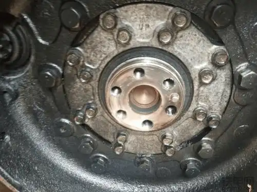 小松567后曲轴油封