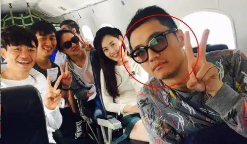 马蓉关闭微信求别打扰 三人合影和宋喆站姿问题痛揭真相