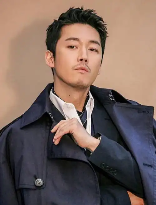 家庭生活张赫写真集2008年2月8日妻子金如贞在首尔医院产下一子.