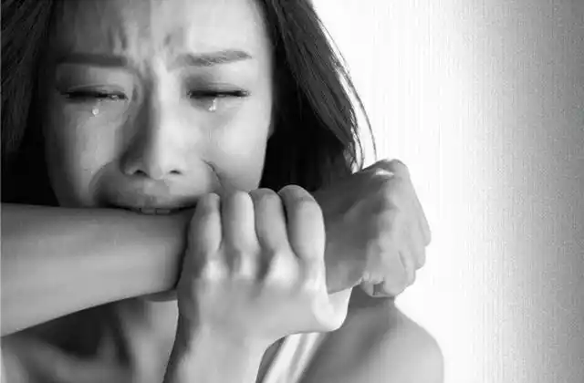 2017年经典男生失恋后的伤感说说