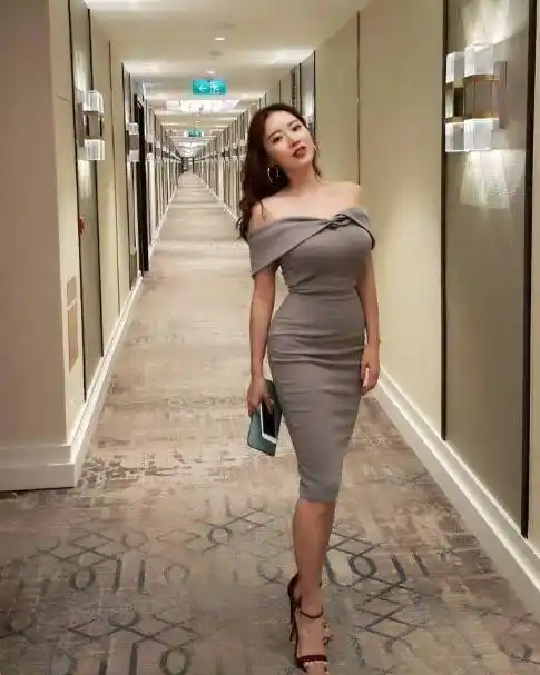 因刘强东走红的蒋娉婷,国外住豪宅生活奢靡,成熟韵味_事件_事情_时候