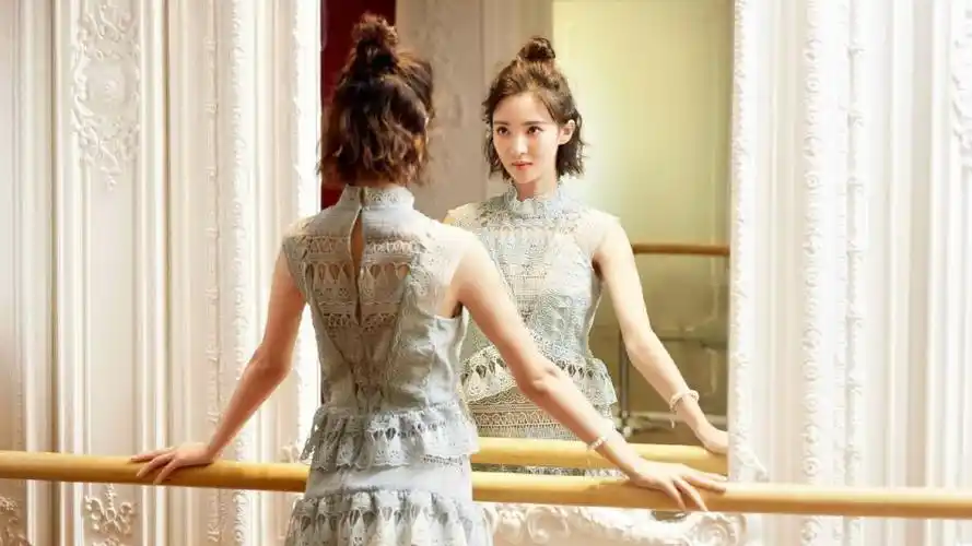 新生代演员金晨时尚个性写真,高清壁纸图片,大陆明星-回车桌面