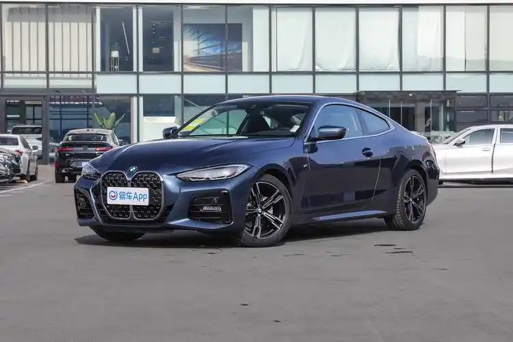 2022款 宝马4系 双门轿跑车 425i m运动套装外观