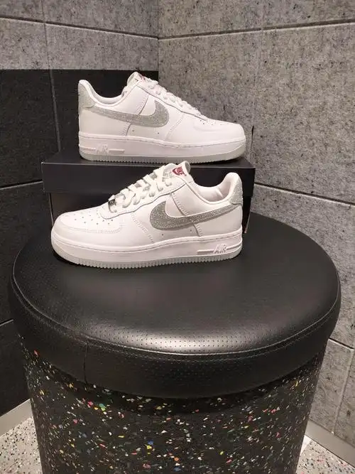 nike耐克官方
af1女空军一号