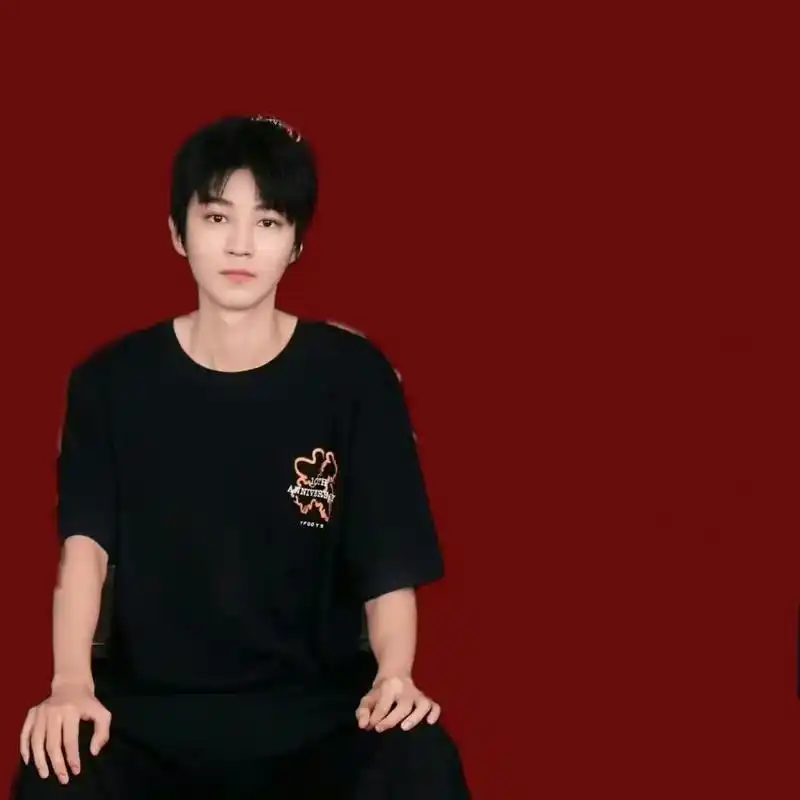 来啦来啦!结婚照来咯#tfboys #易烊千玺 #王源 #这 - 抖音