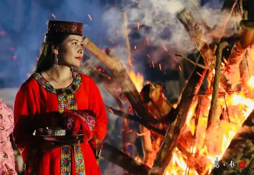 塔尔乡的塔吉克族姑娘