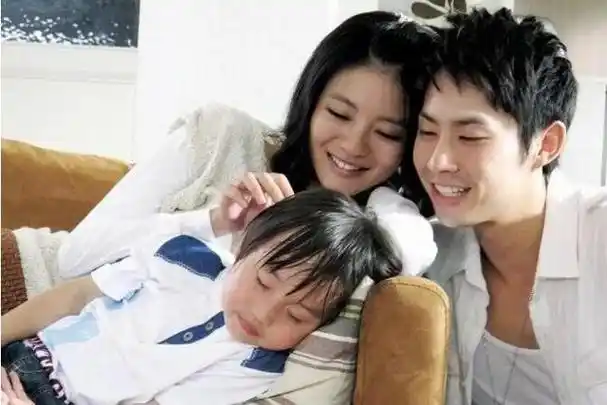 这些年她的演艺事业一帆风顺,每部剧都演得女主角风生水起.