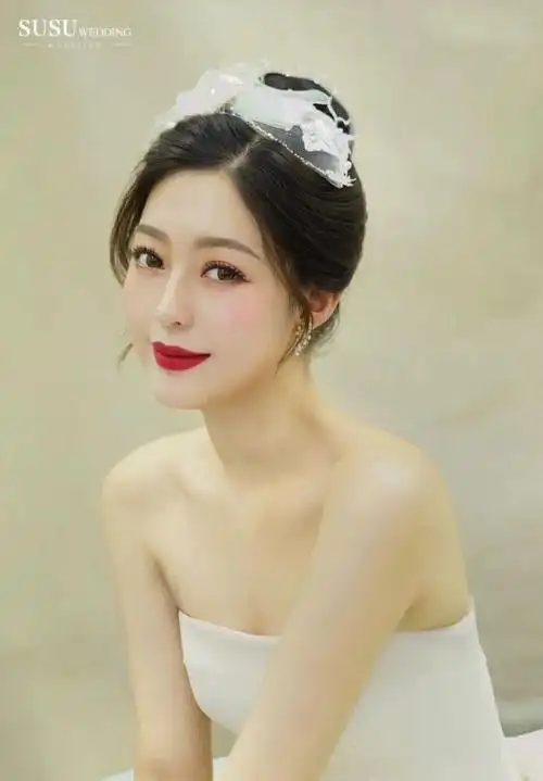 婚礼新娘实用的白纱造型简约大气才是永恒经典