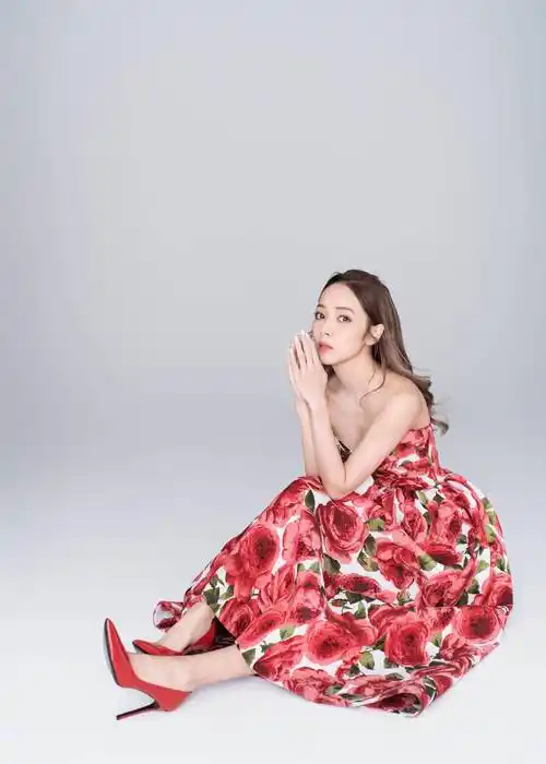 原创多面主播侯佩岑展露花式技能惊喜助阵百变达人