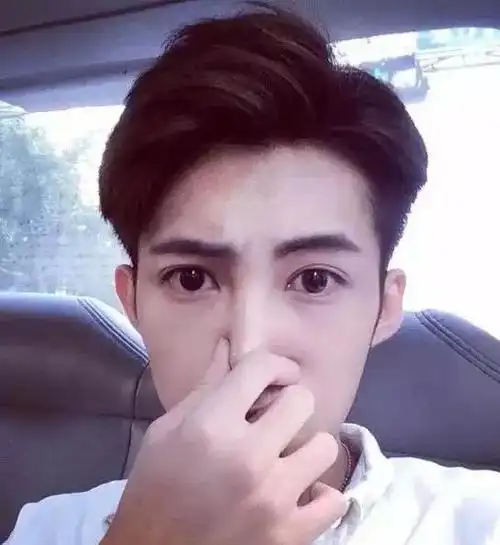 五款90后男生发型,秒变帅气小哥哥!_脸型