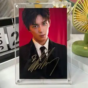 吴磊亲笔签名照片周边相框写真同款摆件明星爱豆保真送礼物现货