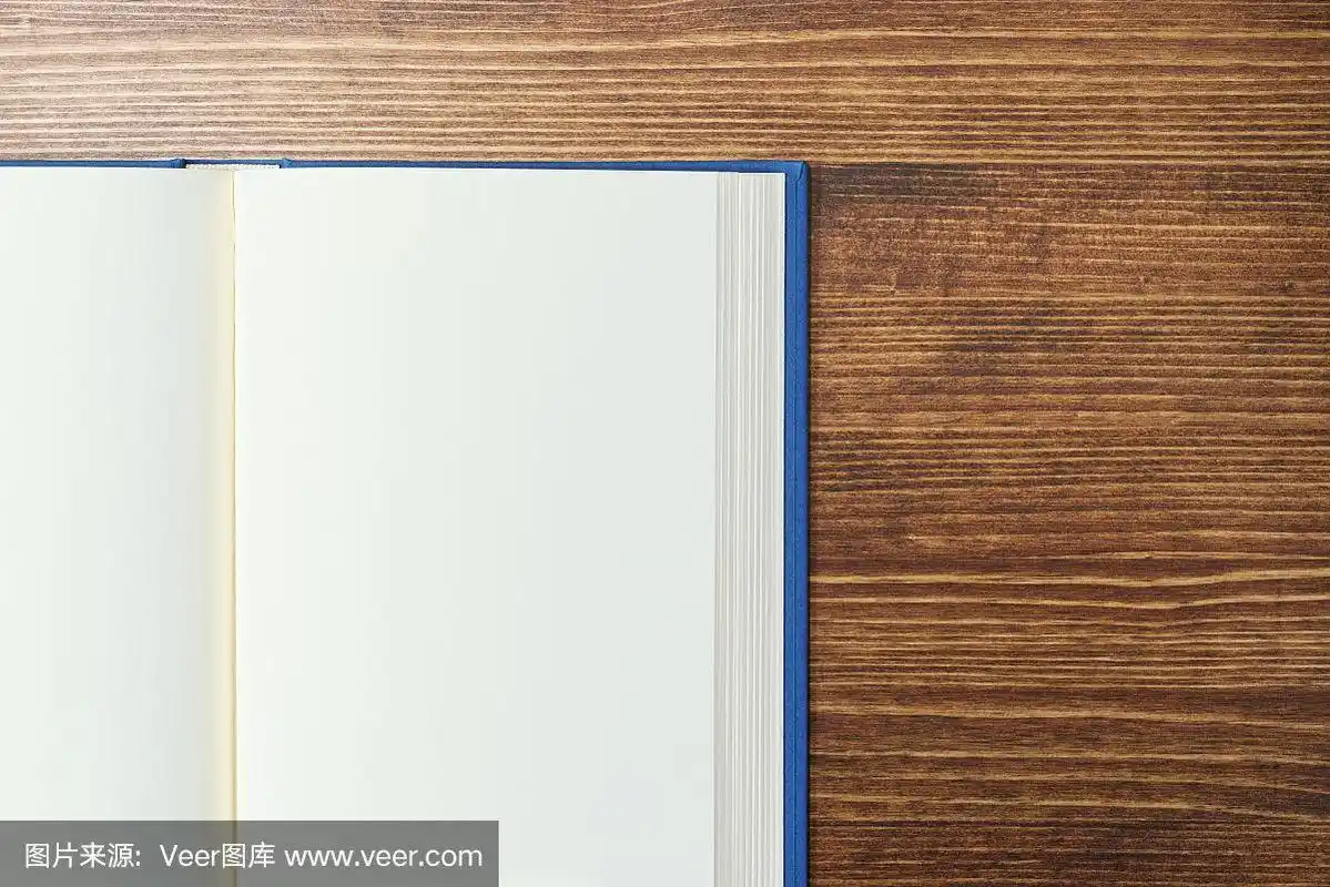 空白的白纸打开书页.