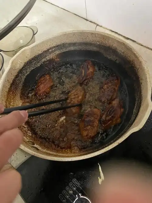 可乐鸡翅翻车底了