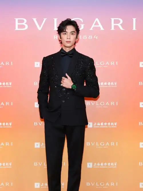 品牌代言人,演员@吴磊leo佩戴bvlgari宝格丽高级珠宝及腕表亮相第26