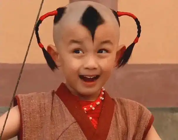 回顾扯下了娱乐圈的"遮羞布"?海报被撤,直播叫停,吴磊的悲惨遭遇