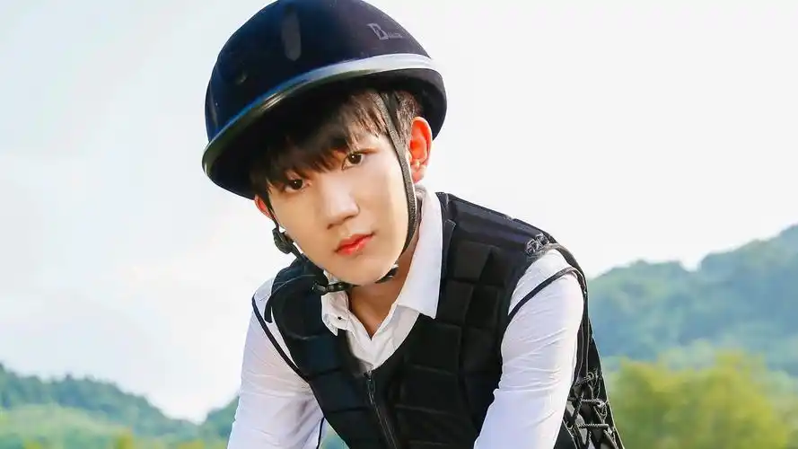 王源 小奶源 明星风尚壁纸