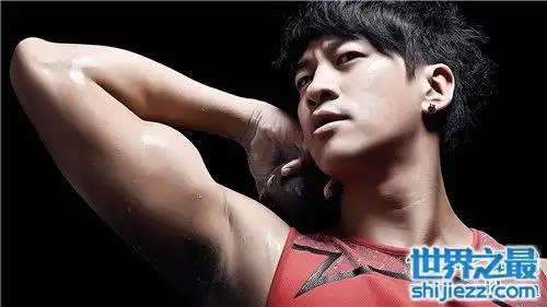 何润东"雕王"被曝尺寸惊人