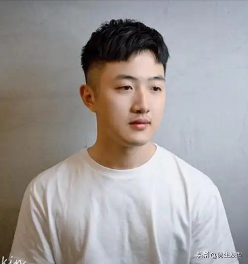 胖胖的男生一定要尝试的三款发型,特别帅气__财经头条