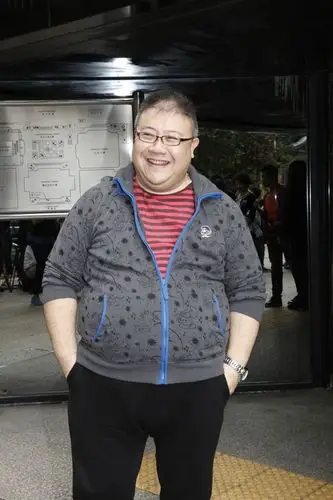 出生,毕业于 a target="_blank" href="/item/香港演艺学院/8200586"