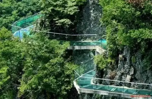 这样的玻璃栈道你喜欢吗?今天它来了!