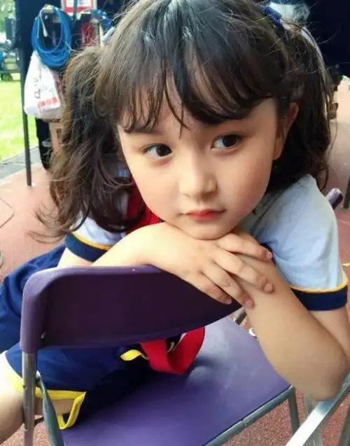 两岁出道收入百万,因太美被禁整容,现今的刘楚恬咋样了