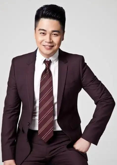 综艺节目《王牌对王牌》第一季中主持人是谁?