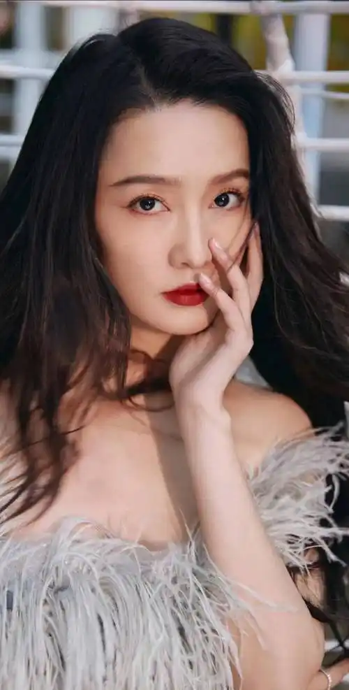 分享图片,楚楚可人的李沁写真照