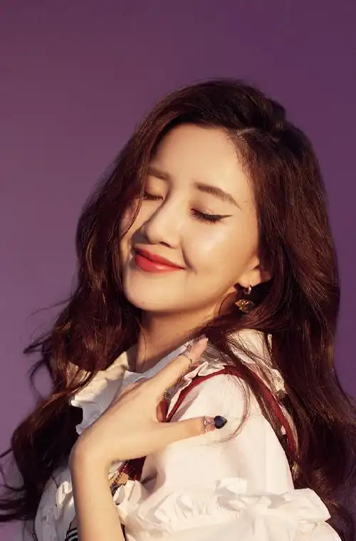 陈欣予温婉优雅时尚写真图片