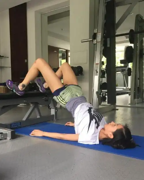 "万年不红"女星万茜,《浪姐》表现惊人,随便一蹲都是戏