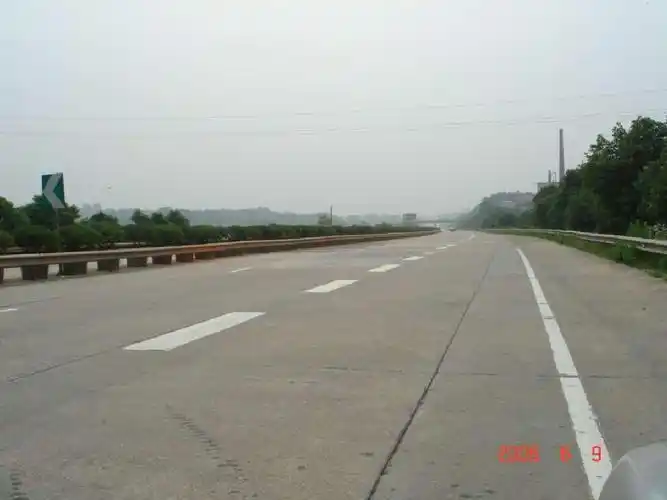 连续配筋混凝土复合式路面应用技术研究