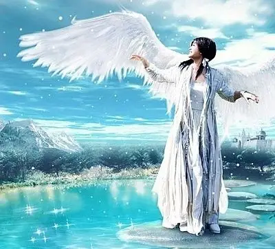 但是有一天我会长出翅膀 仿佛天使一样 人生中最美丽的时光 天空永远