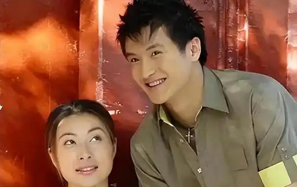 但真相并非如此,他们的结束是因为另一个女人,她叫廖剑玲.