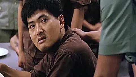 监狱风云 监狱 香烟涨价,狱友抽不起 香烟,发哥让所有人绝食抗议!