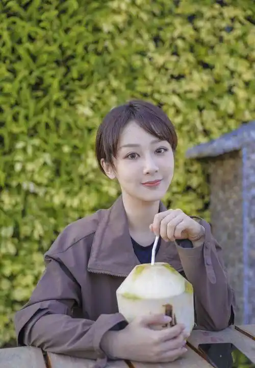 学学杨紫的时尚配色,甜美时髦又显瘦_关键词_衬衫_颜色