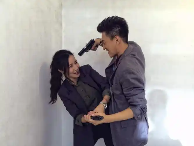 守卫者今晚首播韩雨芹怼伤老干部靳东