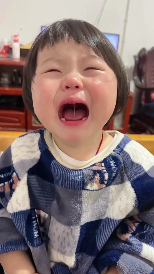 挑眉表情包_挑眉表情包动图_小女孩挑眉表情包 - 抖音