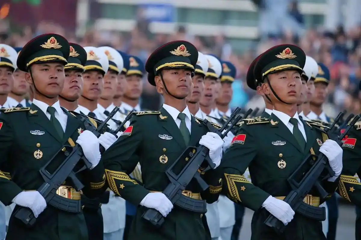 中国军人威武霸气,钢铁长城保家卫国#中国军人保家卫国 #当兵 - 抖音