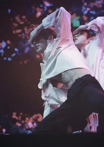 丁程鑫腹肌成年之后的承诺