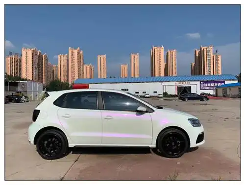 德州汽车改色膜大众polo改色膜百变紫德州方圆车改