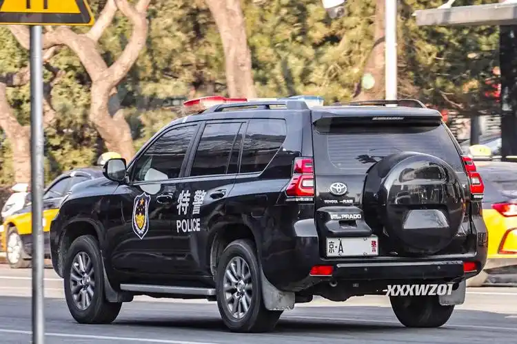 北京特警霸道prado.#汽车摄影 #拍车 #特种车 #丰田 - 抖音