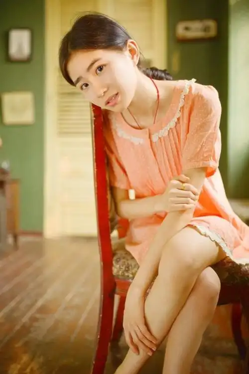 清纯美女居家阳光气质复古秀气唯美写真