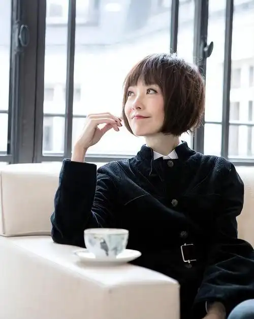 陈鲁豫:有过两段失败婚姻,曾是凤凰卫视"一姐",风光后有泪水