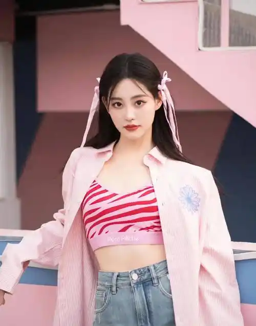 祝绪丹今天的每日快照!可爱的粉猫造型超吸睛_粉色_形象_丝带