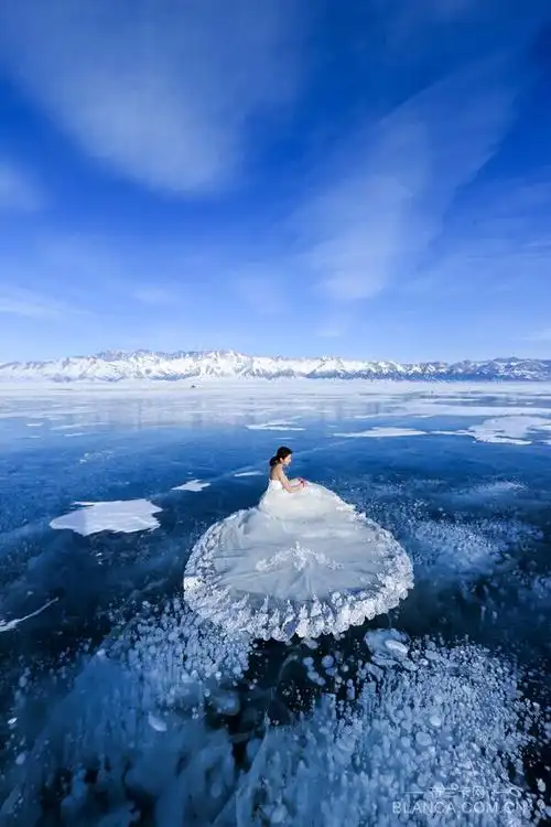 赛里木湖的冰美人