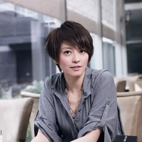 p>梁咏琪(gigi leung),1976年3月25日生于香港,中国香港女歌手,音乐