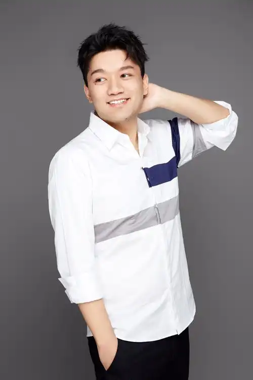 尤浩然不就是拔河么开机演绎热血青春年华