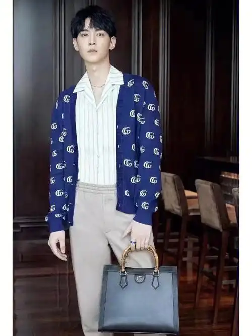 唐晓天佩戴guccilinktolove