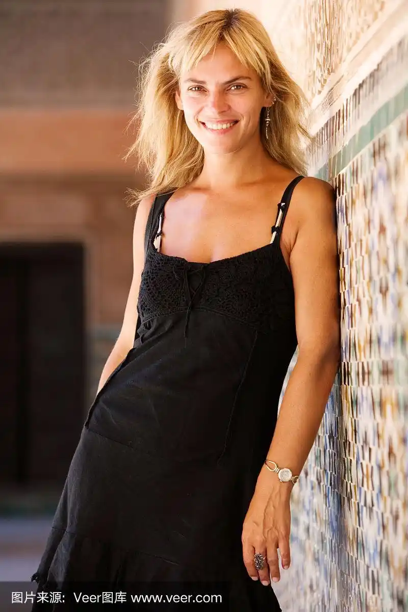 摩洛哥内陆微笑的女人